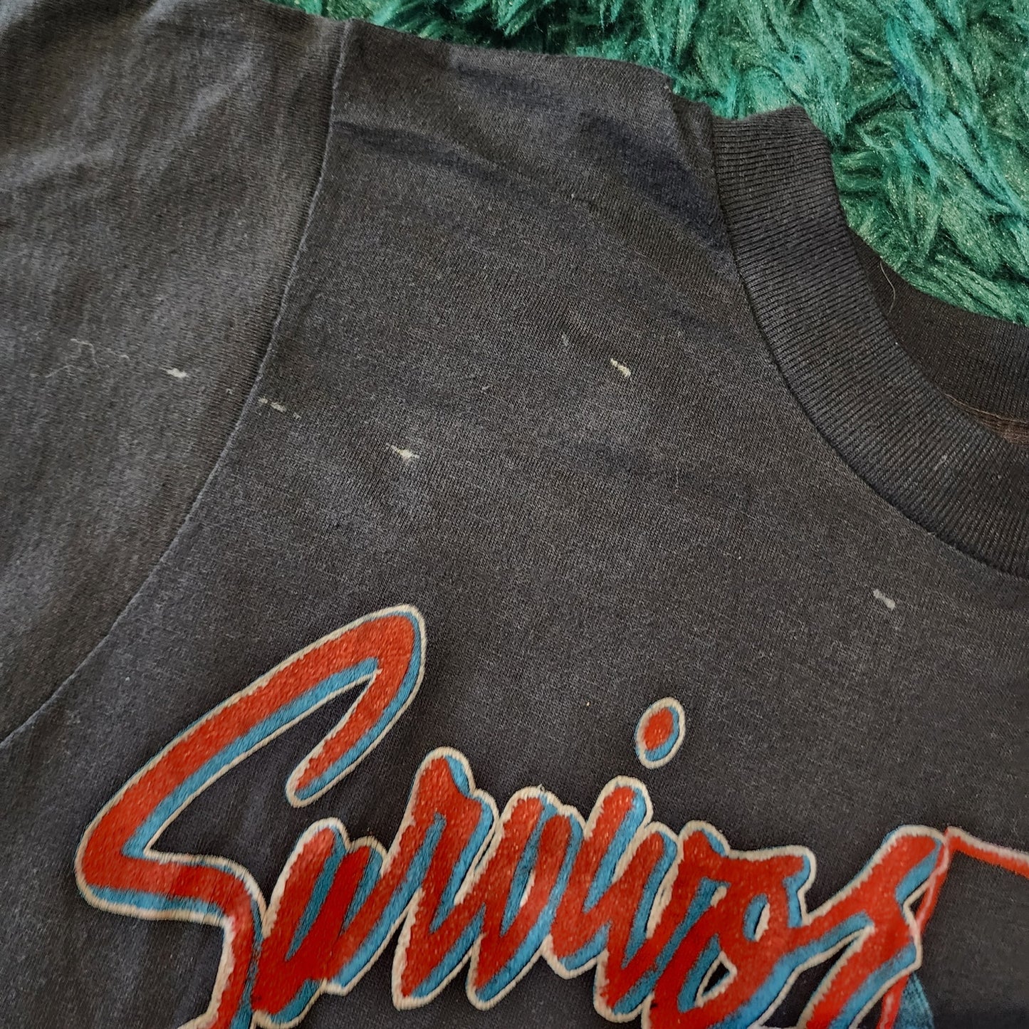 🔥 Vintage Survivor Band Tee — In Concert / On Tour 🔥