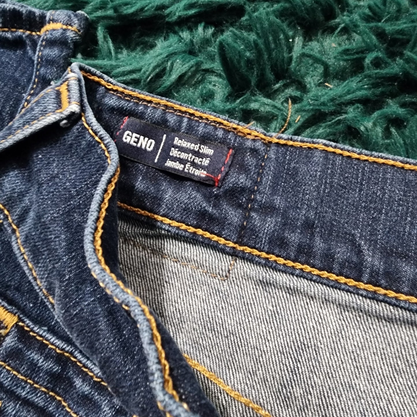 True Religion Geno Relaxed Slim Jeans Size 31 – Dark Wash, Modern Fit