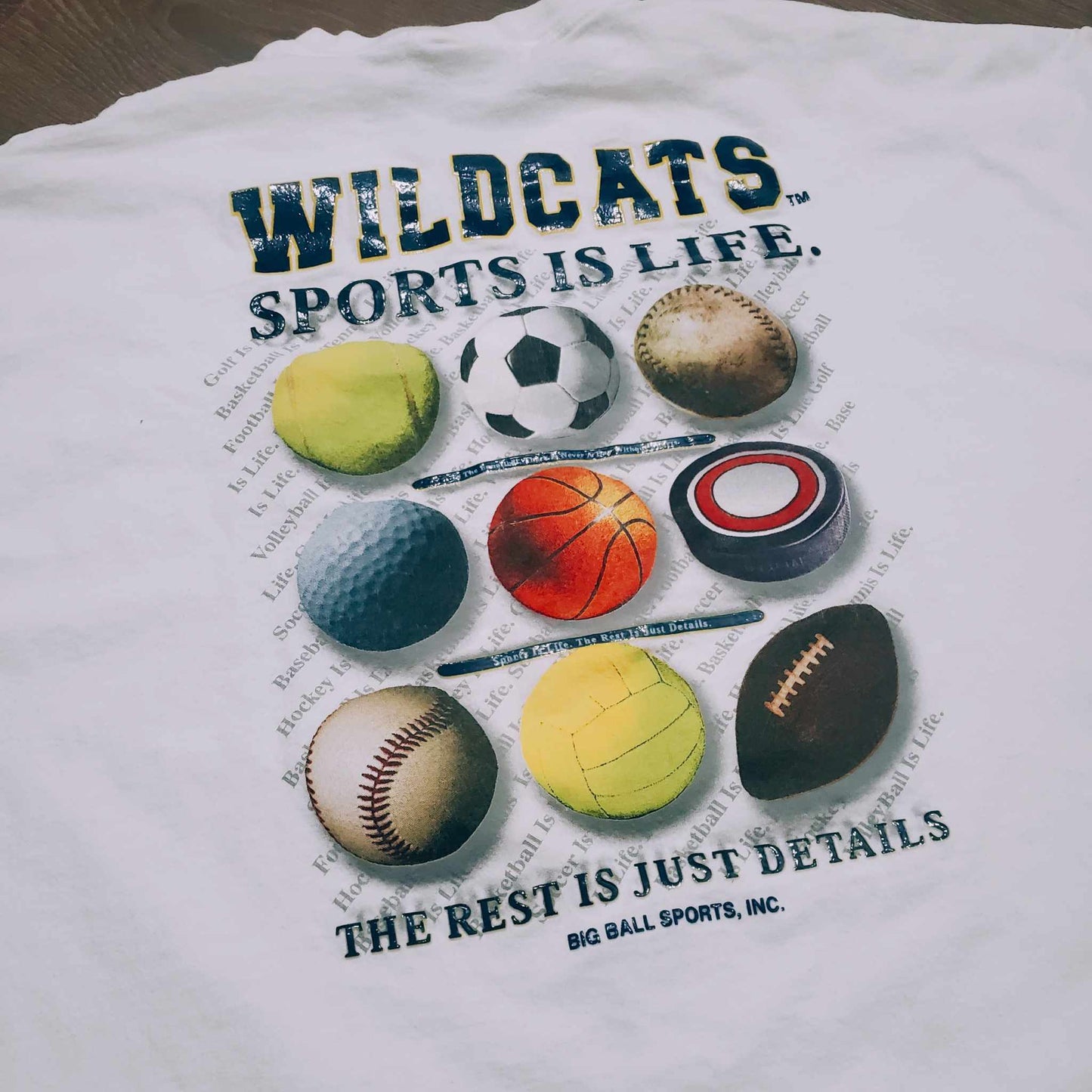 (XXL) Vtg Big Ball Sports KY Wildcats Sports T-Shirt