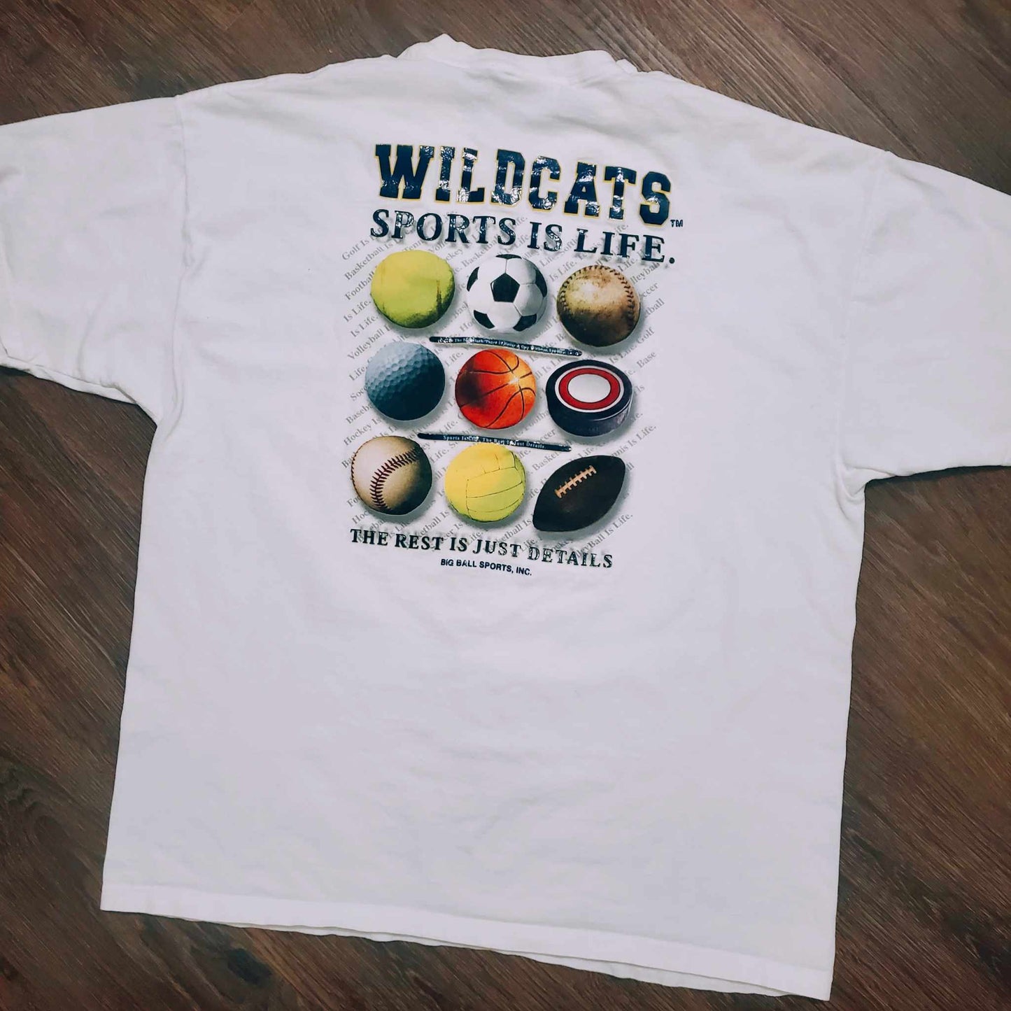 (XXL) Vtg Big Ball Sports KY Wildcats Sports T-Shirt