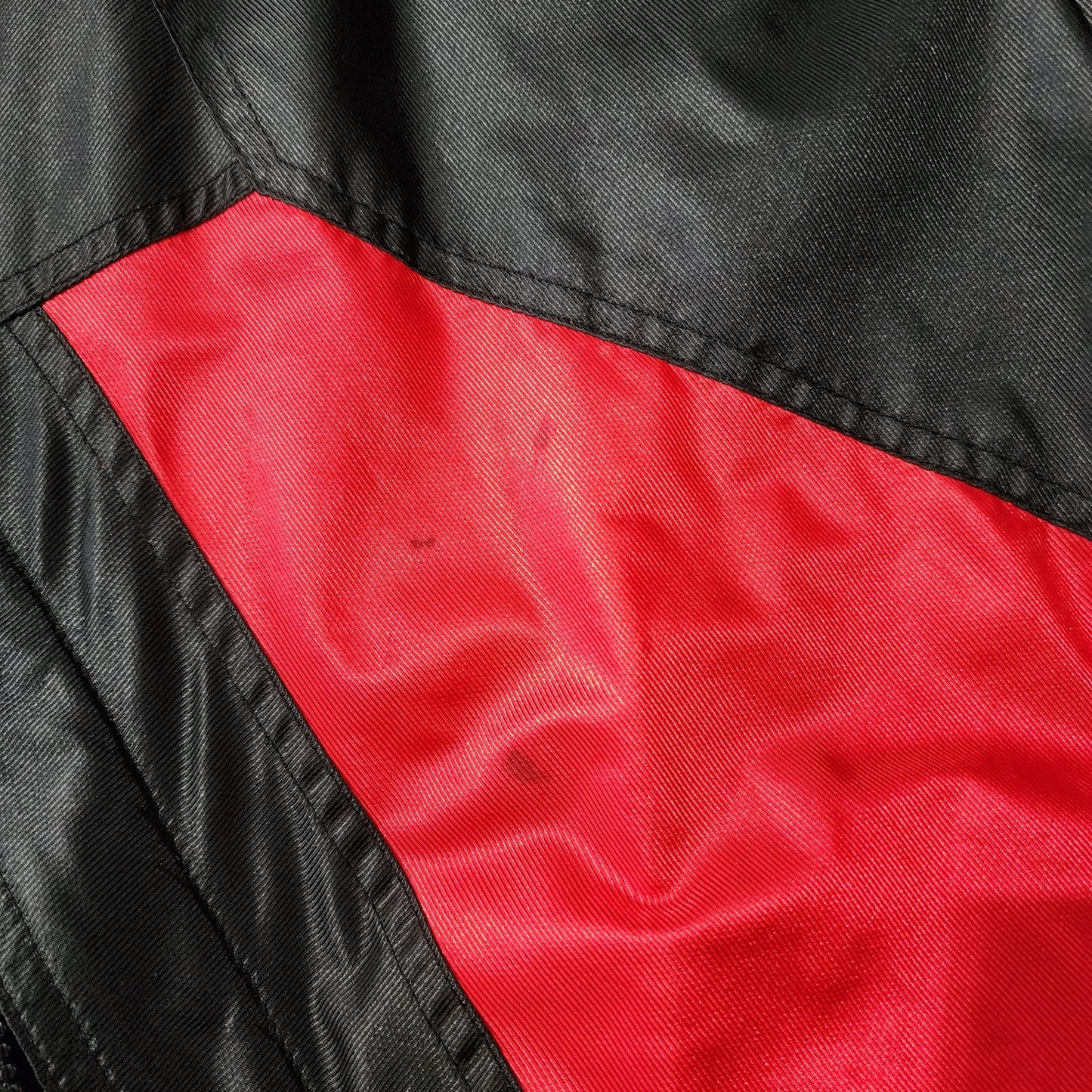 🧭 Vintage Marlboro Puffer Windbreaker 🧭
